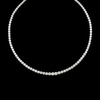 225. A brilliant cut diamond necklace, tot. 19.92 cts.