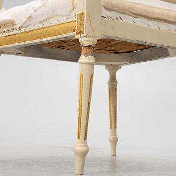 Karmstolar, 2+1 st, sengustavianska, omkring år 1800.