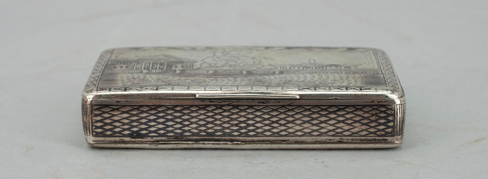 DOSA, silver, Moskva, 1800-talets slut. Vikt 106,5 g.