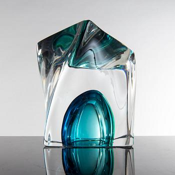 A Göran Wärff glass sculpture, Kosta Boda.