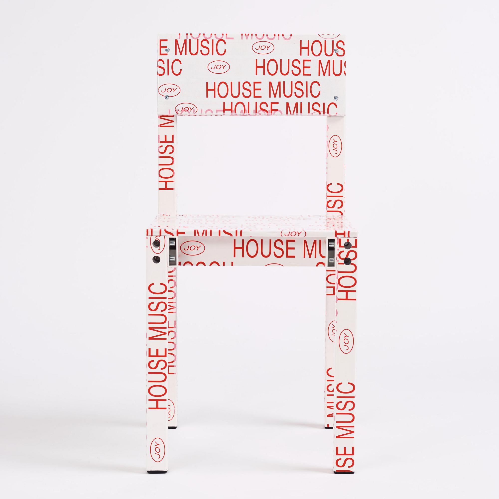 Fredrik Paulsen, a unique chair, "Chair One, Knuckles Chuckles", JOY, 2024.