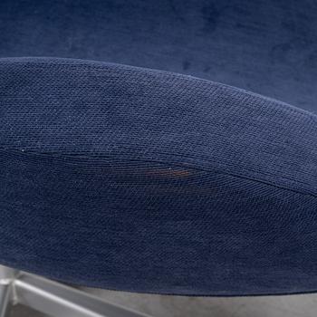 A lounge chair with ottoman, 'Schelly', BoConcept, 21st century.