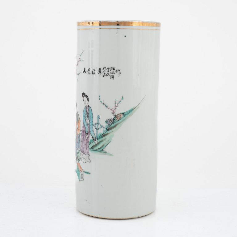 A Chinese porcelain Vase, 20th century.