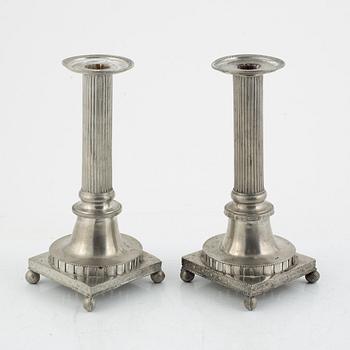 A pair of late-Gustavian pewter candlesticks på H. Wicksten (master in Västerås 1782-180/14).