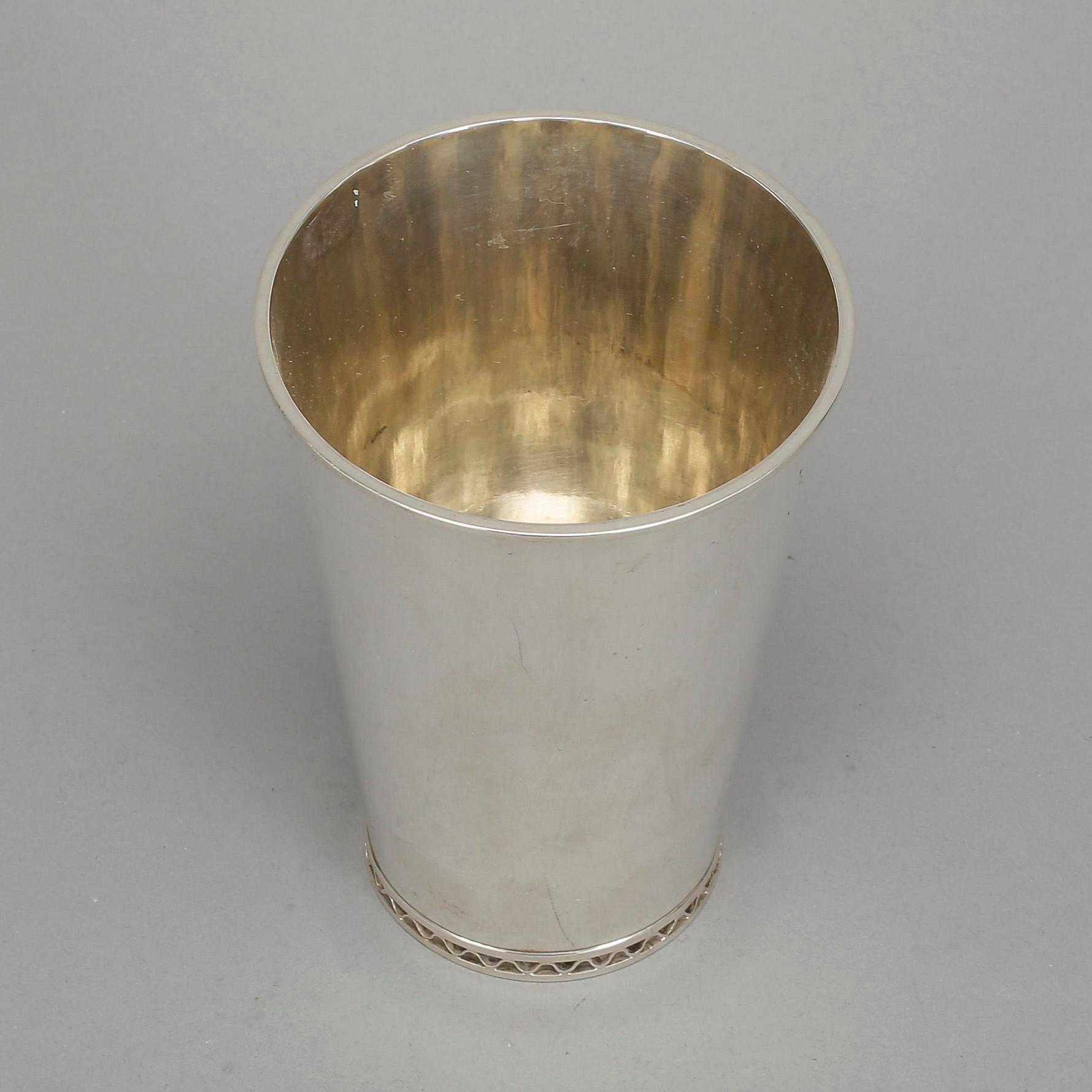 VAS, silver. CG Råström, Stockholm 1959. Design Eric Råström. Vikt ca 235 gram.