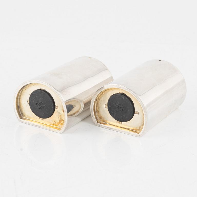 Henrik Ingemansson, salt and pepper shakers, sterling silver and 18k gold, Stockholm 2002.