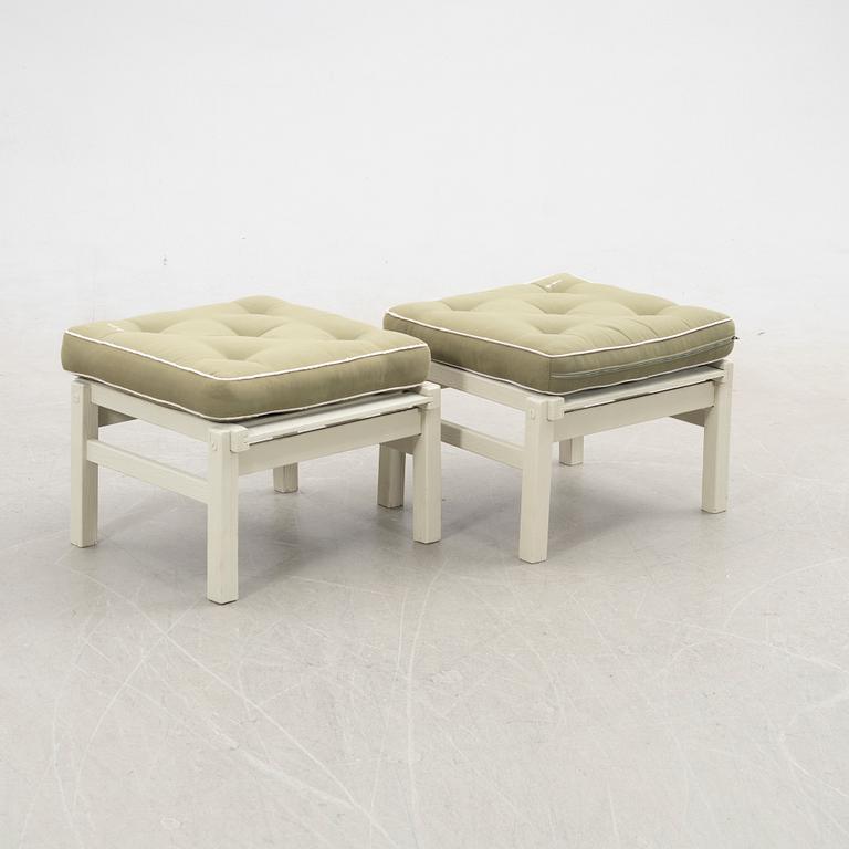 Elsa Stackelberg, fåtöljer med fotpall, ett par, Fri Form, 1900-talets slut.