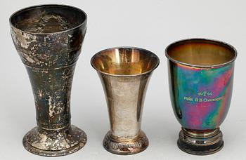 BÄGARE, silver, 3 st, bl.a. GAB, Stokholm, 1906. Vikt 639 gram.