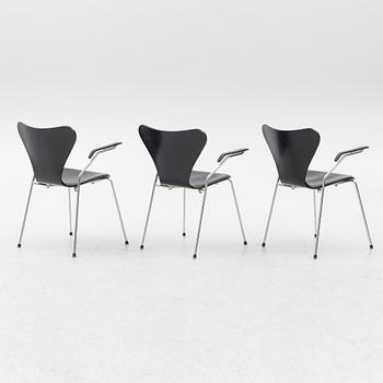 Arne Jacobsen, karmstolar, 3 st, modell 3207, "Sjuan", Fritz Hansen, Danmark.