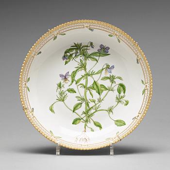 375. A set of five Royal Copenhagen 'Flora Danica' dishes, Denmark, 20th Century.