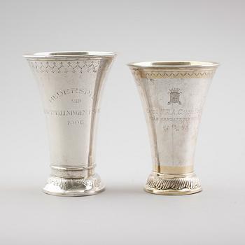 BÄGARE, 2 st, silver, svenska stämplar, 1900-tal. Vikt ca 395 gram.