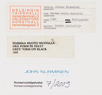 Juhana Blomstedt, 'Grå form på svart'.