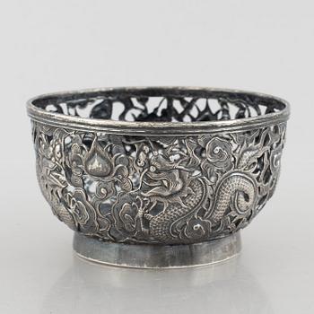 A silver bowl, Wang Hing & Co, China, early 20th Century.