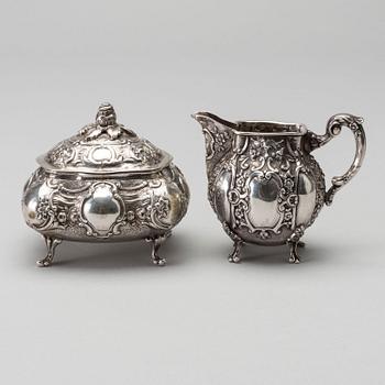 A Swedish 20th century silver suger bowl and creamer, mark of Sjögren & Komstadius Malmö 1940's, weight ca 304 gr.