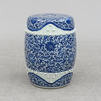 A 19th century Chinese procelin stool.