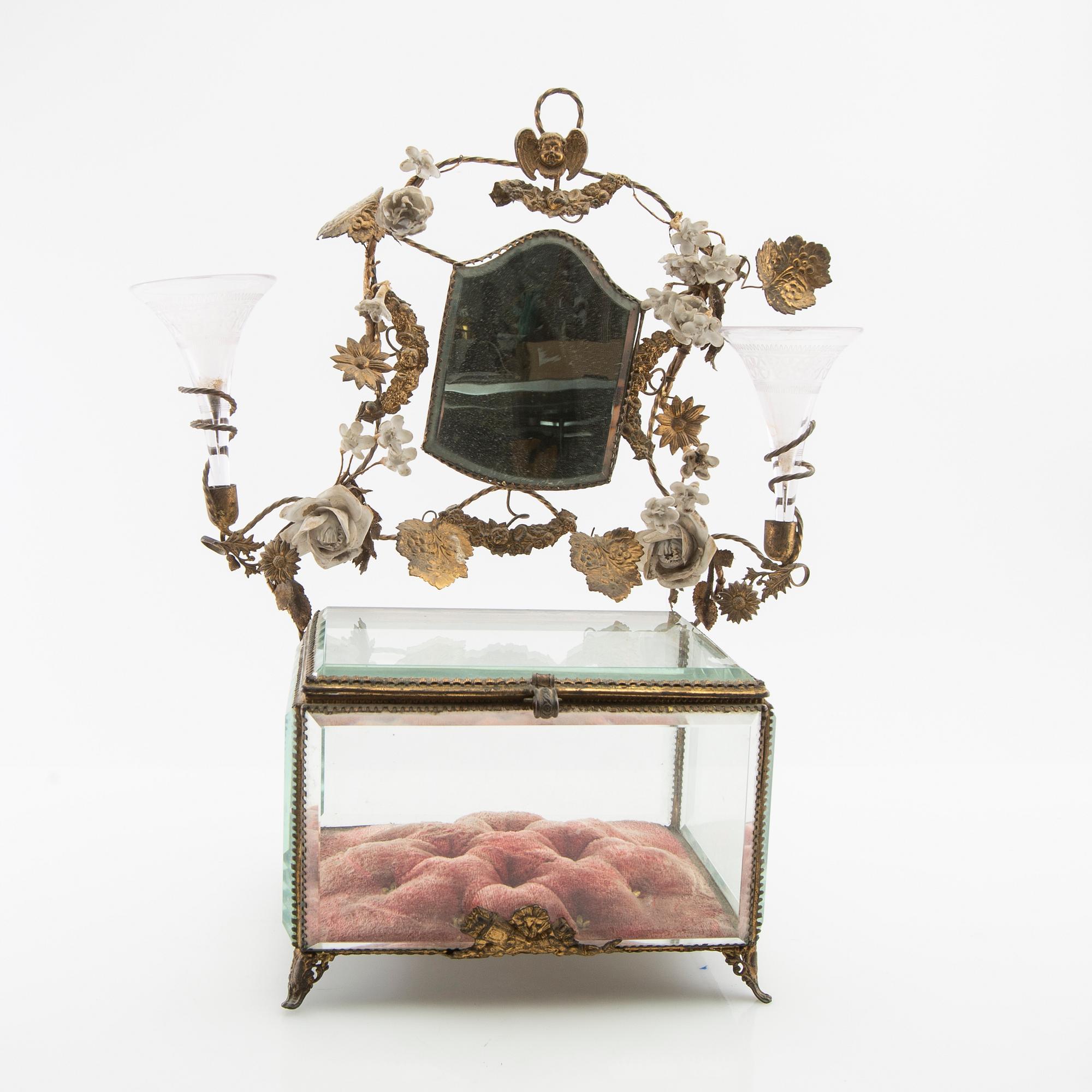 Jewellery box, late 19th century.