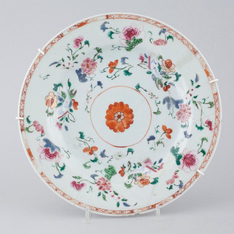 Five polychrome Chinese porcelain plates, Qing dynasty, 18th century.