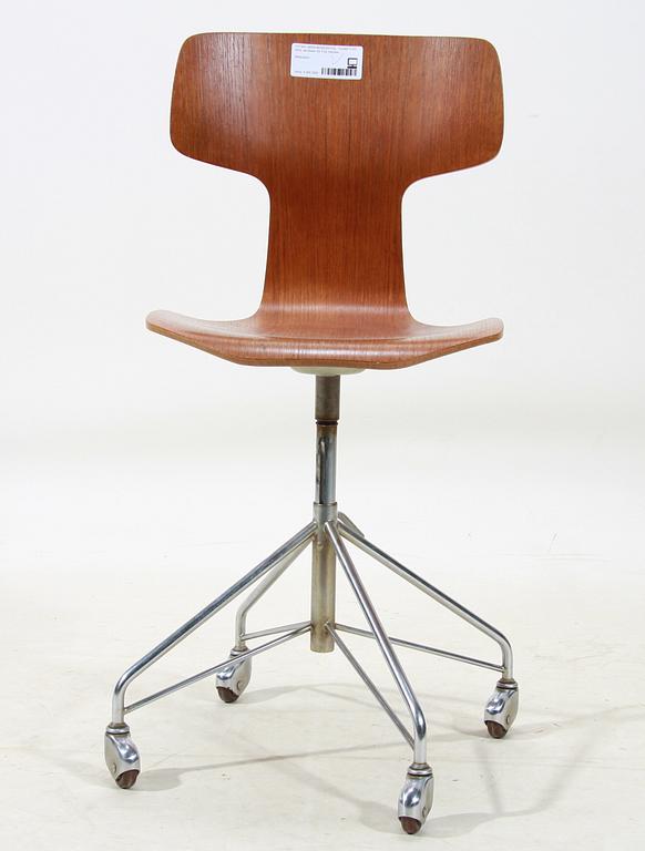 SKRIVBORDSSTOL, "modell 3113", Arne Jacobsen för Fritz Hansen.