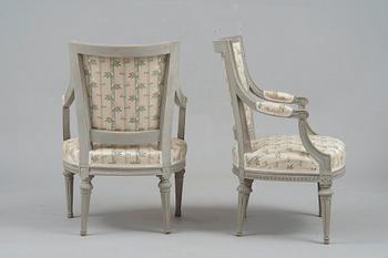 A PAIR OF ARMCHAIRS.