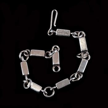 ARMBAND, sterling silver. Wiwen Nilsson, Lund, 1946. Vikt 26 g.