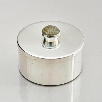 Lennart Larsson Guld AB, a Swedish silver butter box with lid and tray, Jönköping 1974.