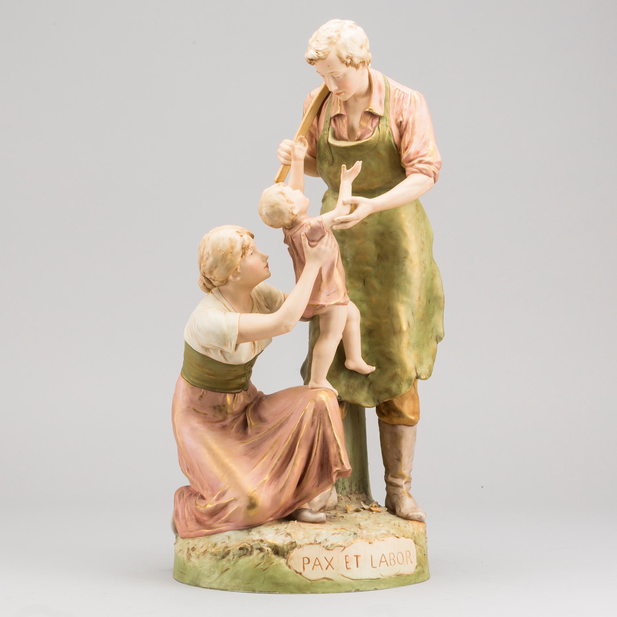 置物  dux Bohemia A ROYAL DUX BOHEMIA CENTERPIECE EARLY 20TH CENTURY. - Bukowskis