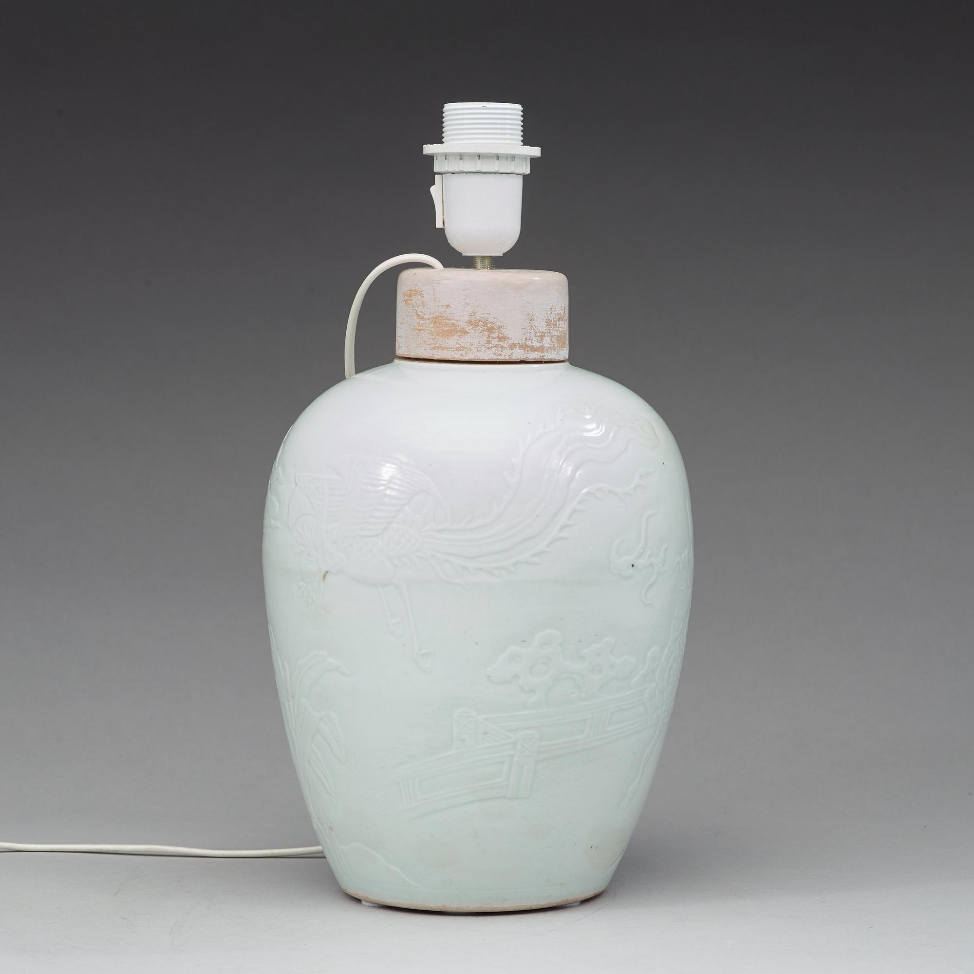 KRUKA, porslin. Transtition, 1600-tal.