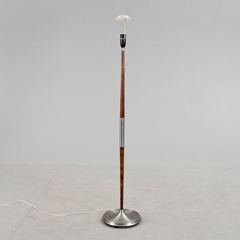 GOLVLAMPA, palisander och förkromad metall, Danmark, 1960-tal.