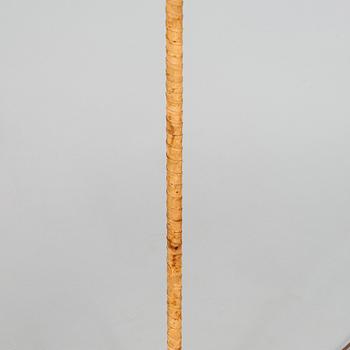 Lisa Johansson-Pape, Lattiavalaisin, Stockmann-Orno, 1900-luvun puoliväli. Korkeus 188 cm.