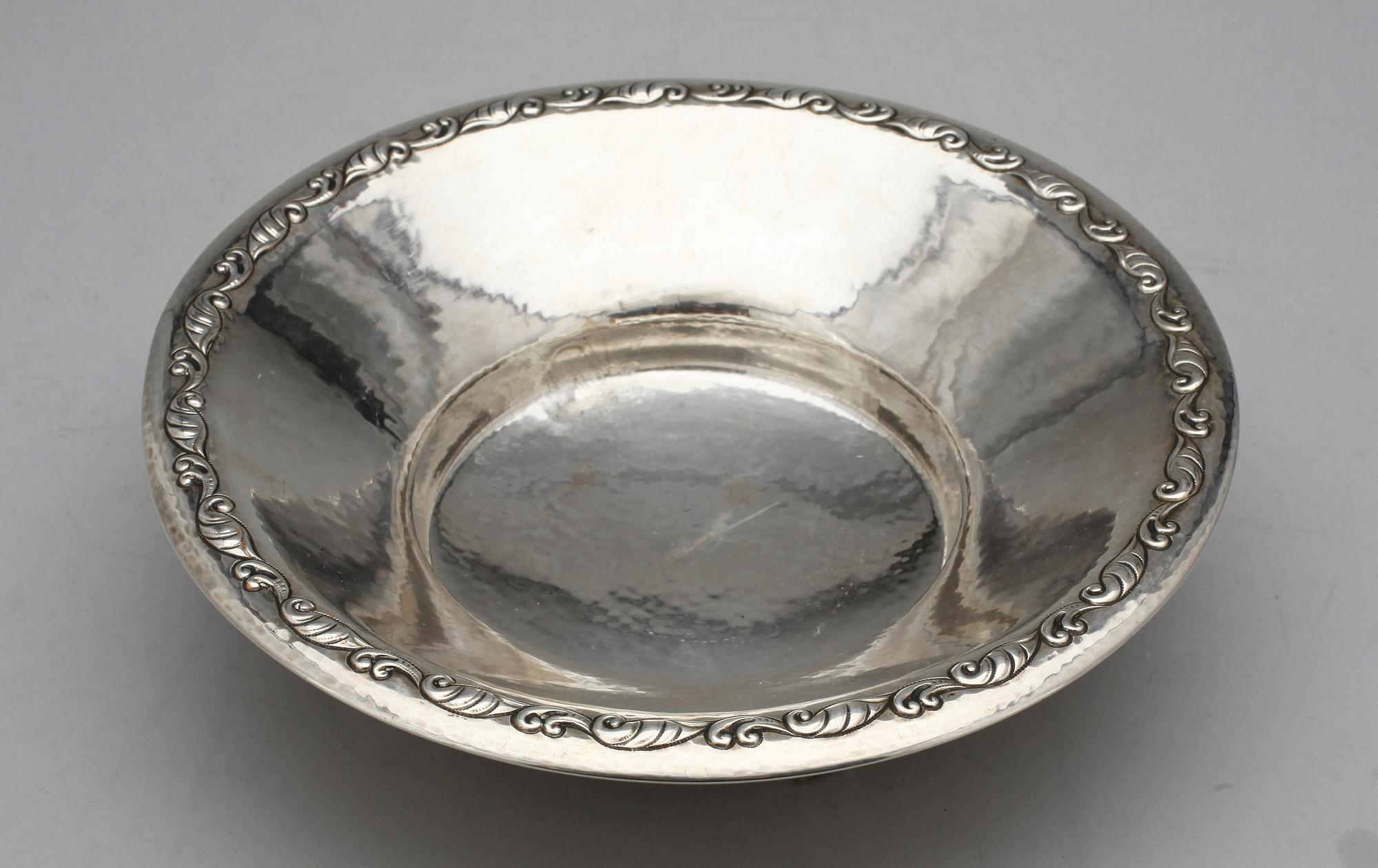 SKÅLFAT, silver, 1900-talets början. Total vikt ca 340 g.