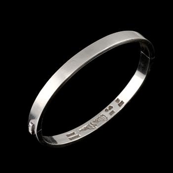 ARMRING, sterlingsilver, Wiwen Nilsson, Lund, 1963. Vikt 23 g.