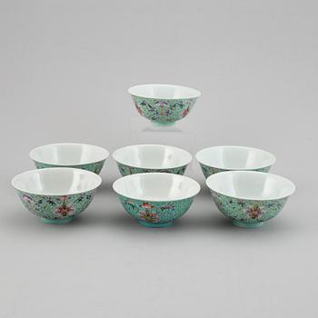SKÅLAR, 12 stycken (5+7), porslin. Kina, 1900-tal.