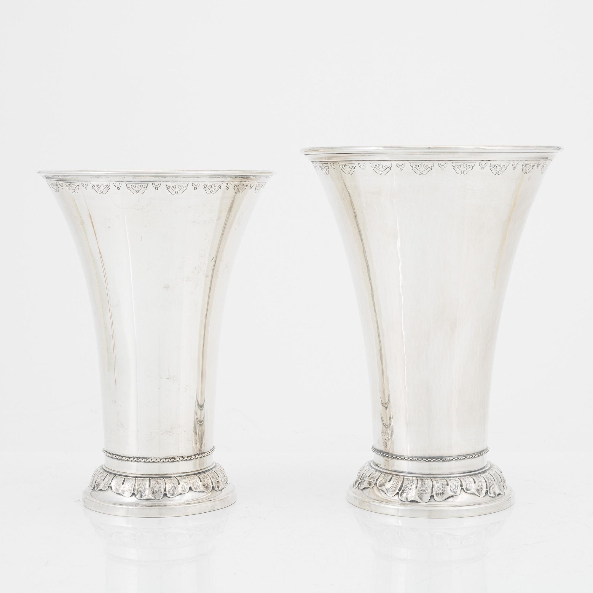 Bägare 2 st, silver, GAB, Stockholm, 1921 och 1944.