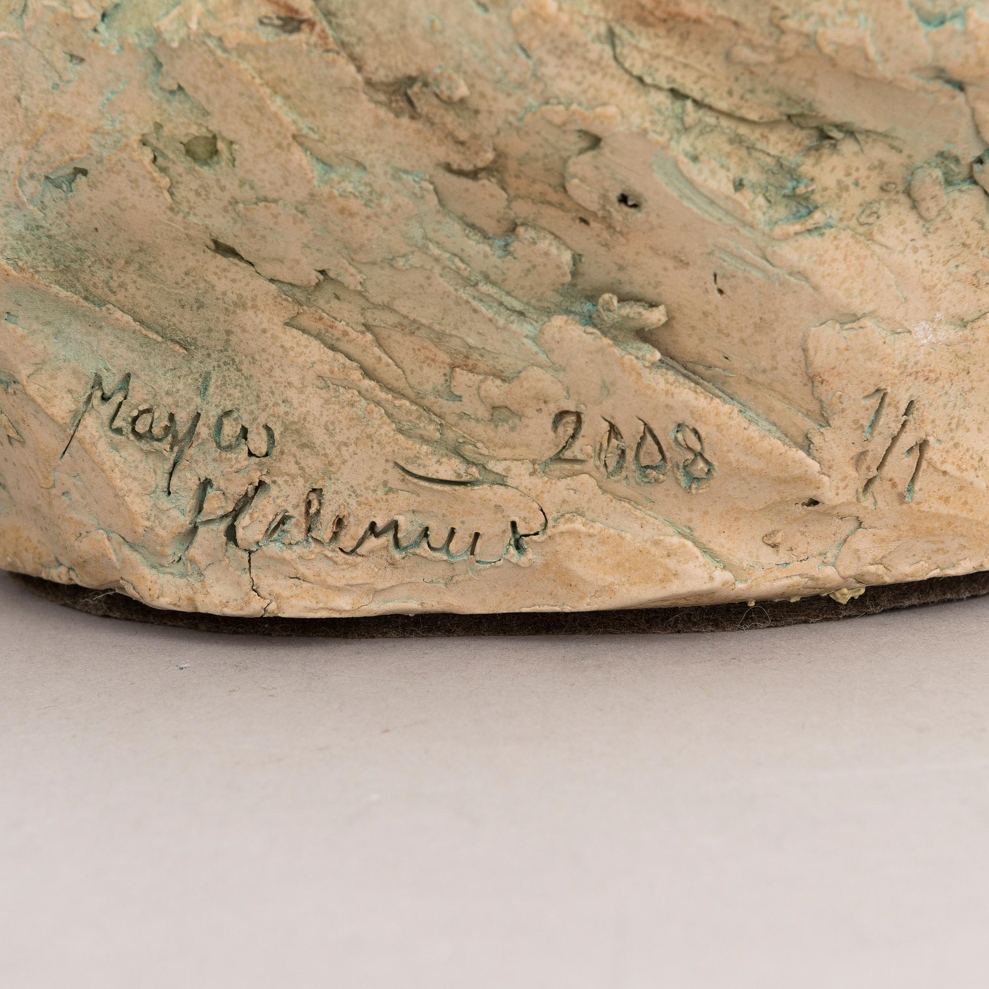 MARJA HELENIUS, veistos, keramiikka, signeerattu ja päivätty 2008.