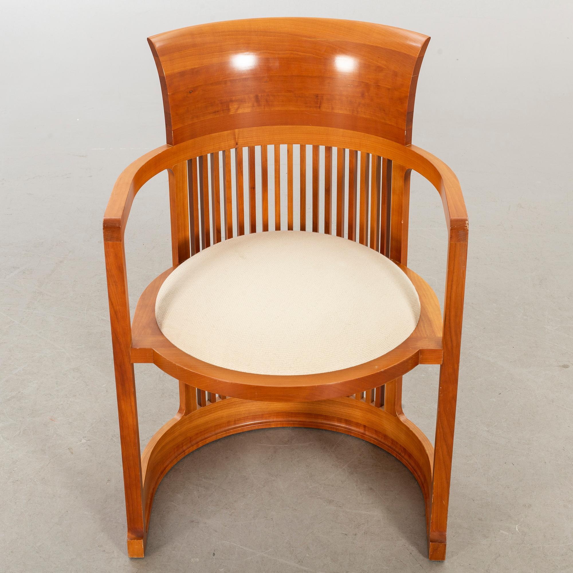 FRANK LLOYD WRIGHT, KARMSTOL, modellnr 606 "Barrel Chair", Cassina 1980-tal.