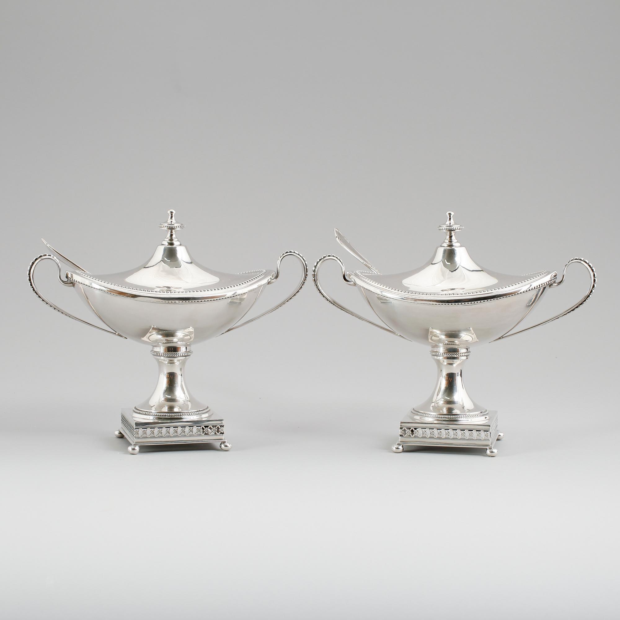 STRÖSOCKERSKÅLAR, 1 par, nysilver, AG Dufva, sekelskiftet 1900.