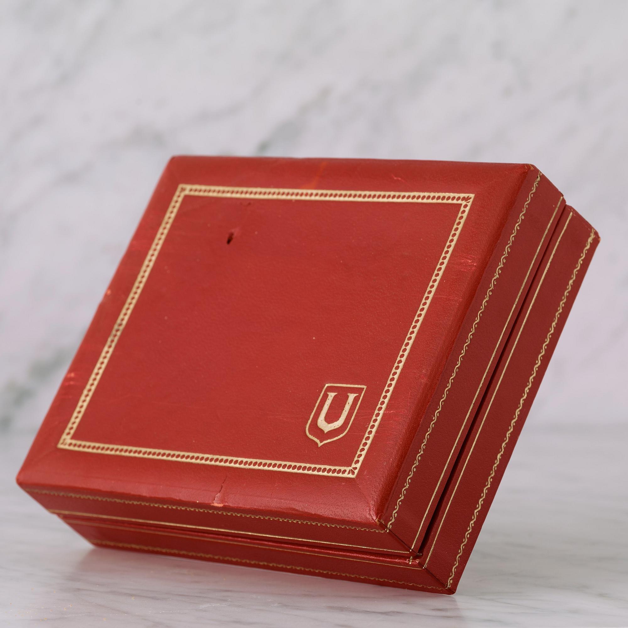 UNIVERSAL GENÈVE, Polerouter, armbandsur, 33,6 mm,