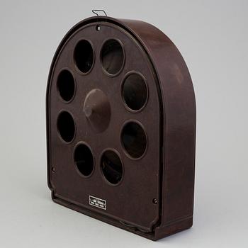 A radio and a loudspeaker, including Philips, 1930´s/40´s.