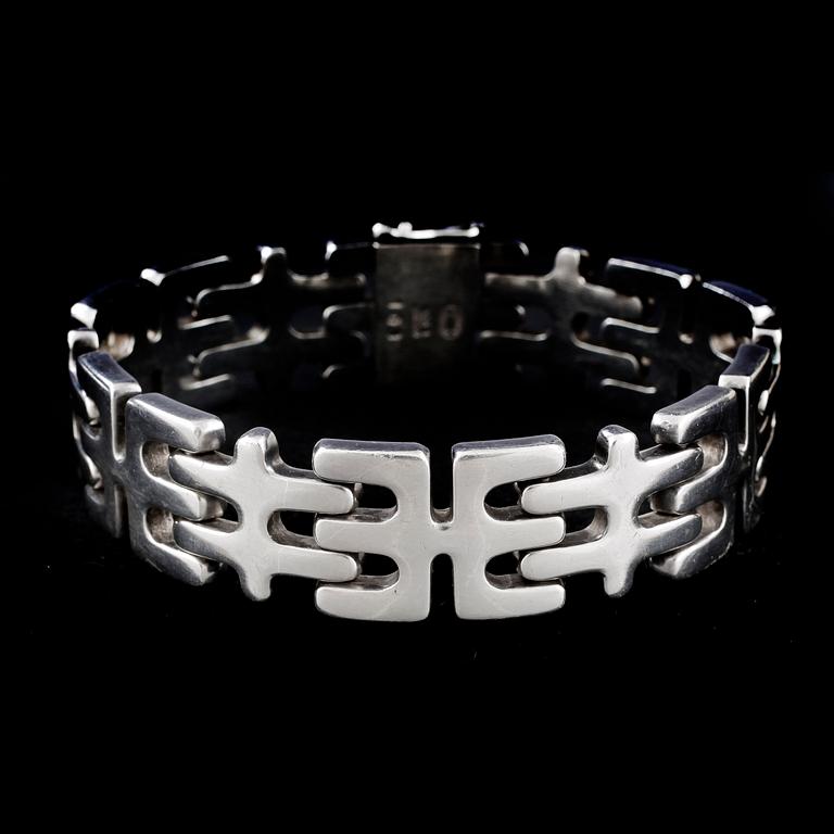 ARMBAND, silver, nr 103, Edvard Kindt-Larsen, Georg Jensen, efter 1945. Vikt 67 g.