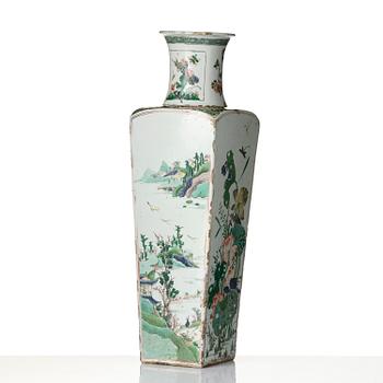 Vas, porslin. Qingdynastin, Kangxi (1662-1722).