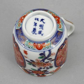 KAFFEKOPPAR MED FAT, 8 koppar med tolv fat, Kina.