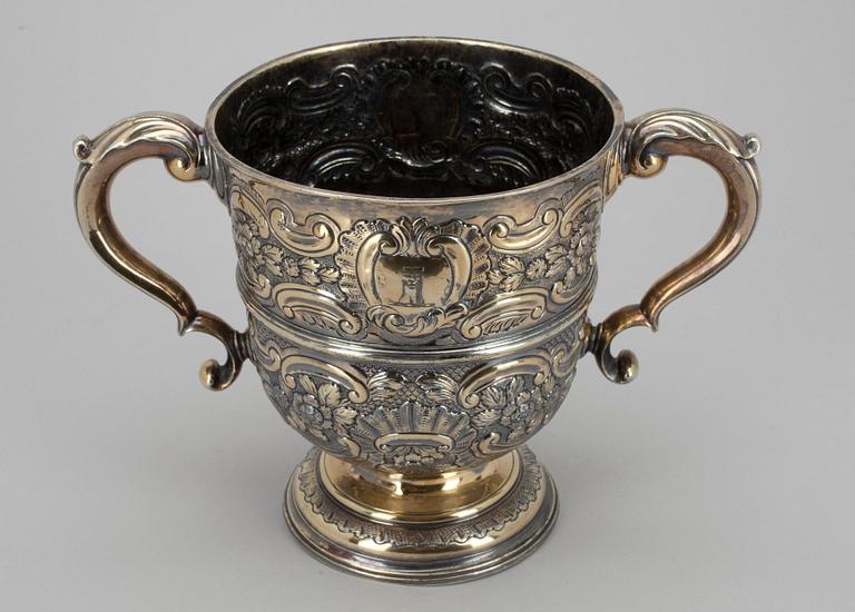 POKAL, förgylld silver, otydliga stämplar,  England 1700-tal. Vikt ca 774 g.