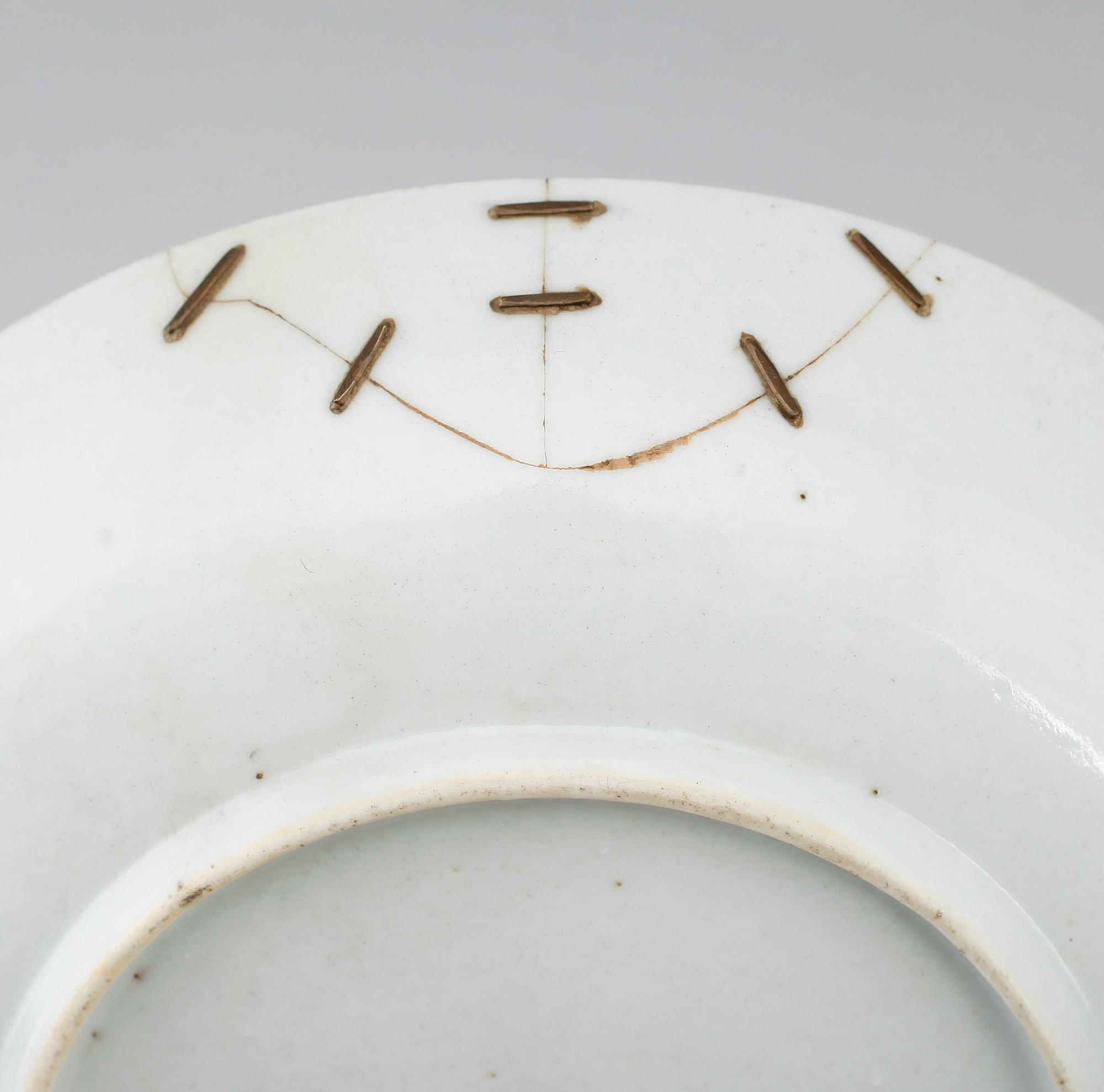 VAPENPORSLIN, fat, 4 st, Kina, 1700-tal.