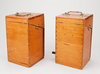 TELEFONER, 2 st, Allmänna Sv Elektr Bolaget, Filialen Gefle, 1900-talets början.