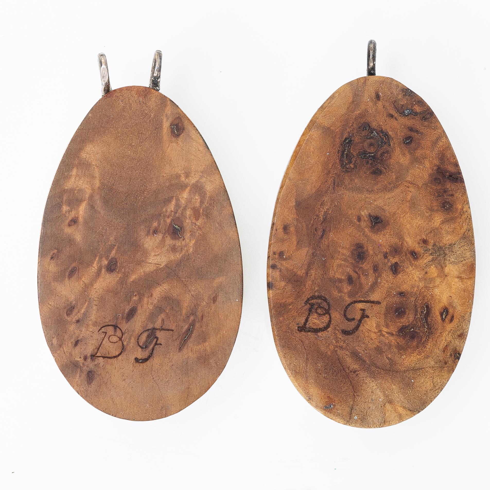 Bertil Fällman, hängsmycken 2 st signerade.