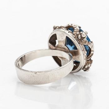 Martti Viikinniemi, ring, fasettslipad syntetisk spinel,  silver, Heinola 1968.