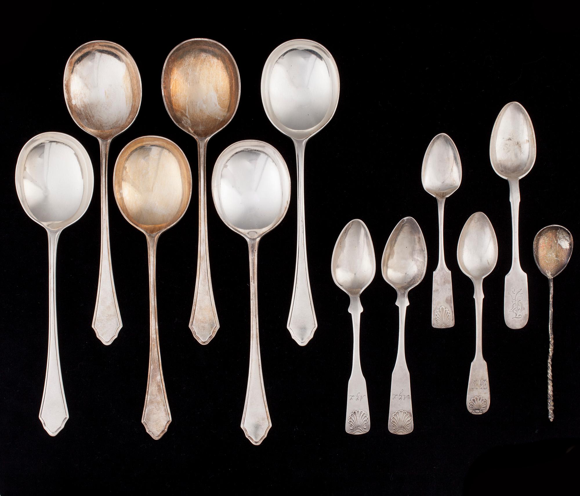 BESTICK, 35 delar, silver och nysilver, engelska, finska, ryska stämplar, 1845-1900-talets mitt. Total silvervikt 465 g.