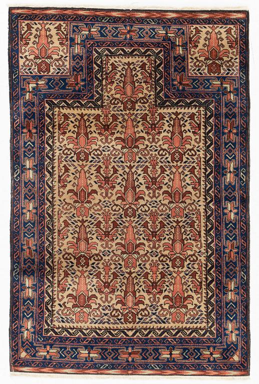 A West Persian rug, c. 152 x 100 cm.