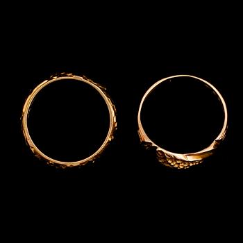 RINGAR, 2 st, 18 k guld. Vikt ca 9 g.