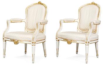 943. A pair of Gustavian armchairs.